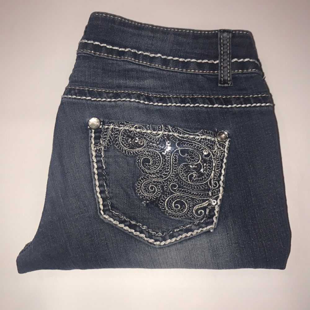 Maurice's 1/2 Rhinestone Sequin Capris /‎ Crop 0262